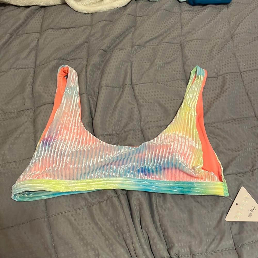 Dippin Daisoes revive collection top